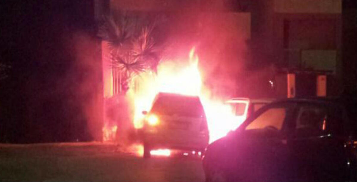 Scavone, gli incendiari tornano in via Lota: in fiamme una "Xsara" - Immagine repertorio