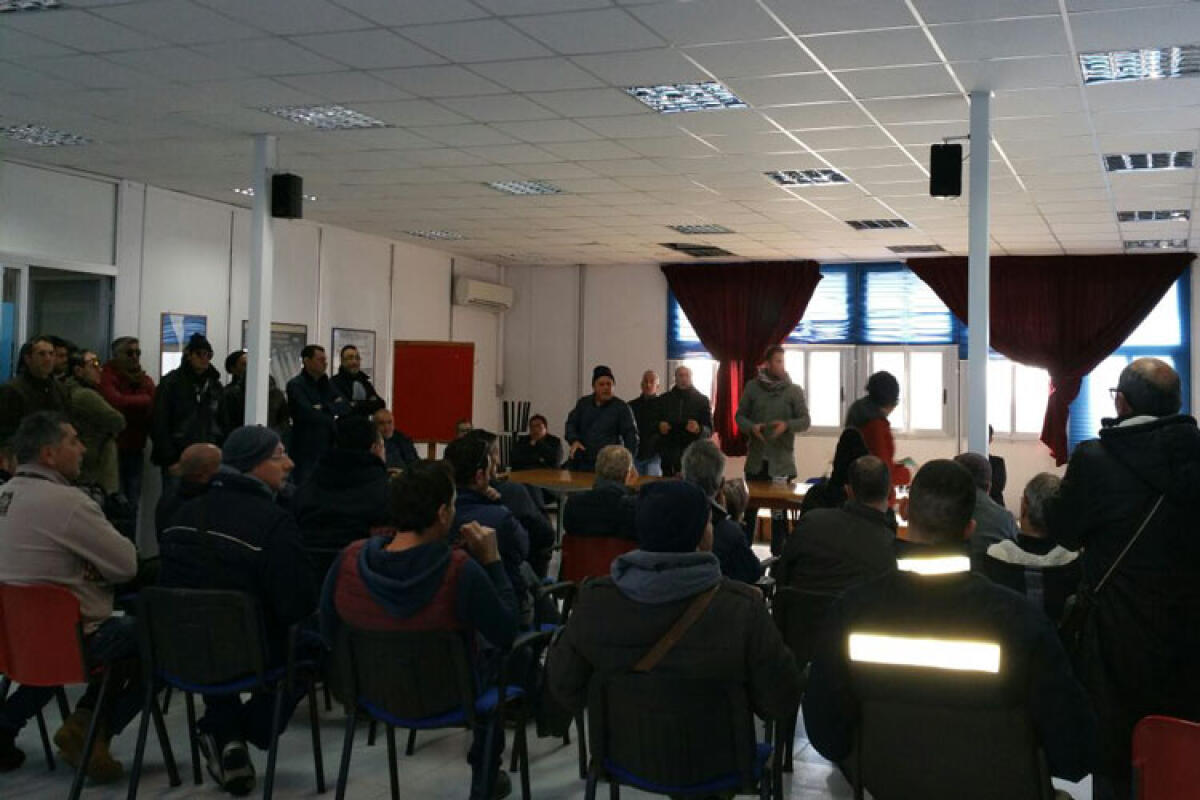 Lavoratori della Turco in assemblea: "Il nostro destino è legato a tutto l'indotto" - La protesta dei lavoratori della Turco, riuniti oggi in assemblea