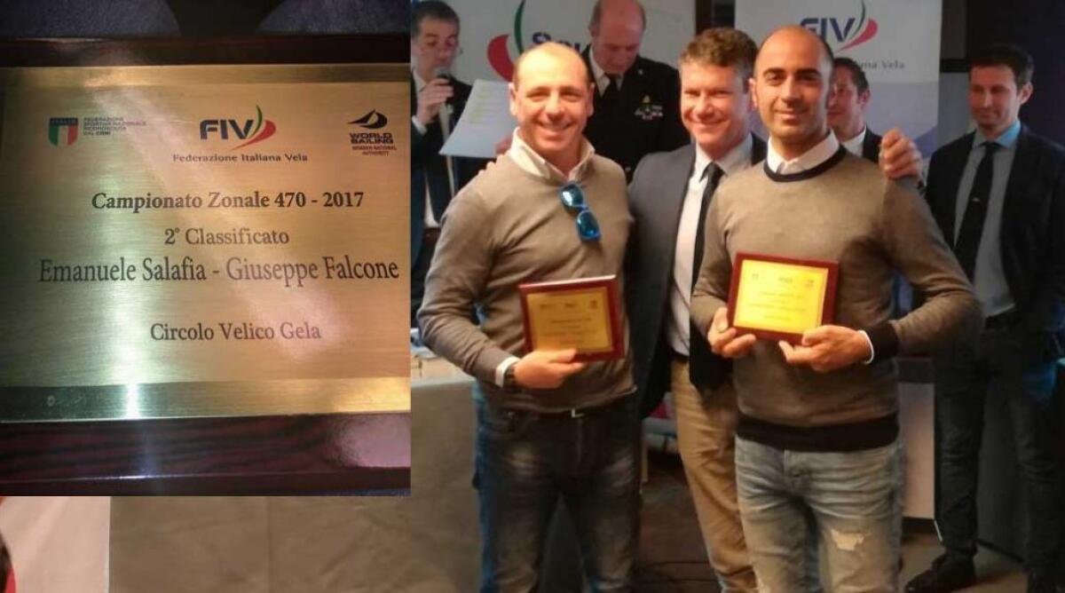 Velisti gelesi vice campioni nella "470" premiati dal presidente della Fiv Sicilia - Il presidente regionale della Fiv, Francesco Zappulla, premia Emanuele Salafia e Giuseppe Falcone.