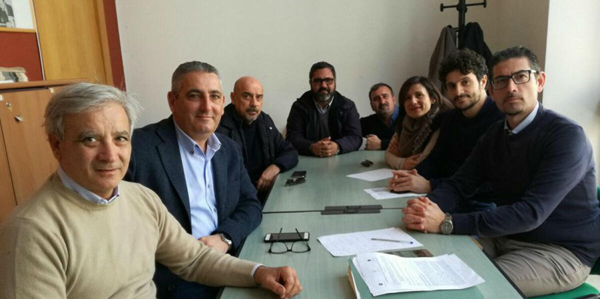 Commercianti spiazzati dal sindaco, vietate dalle 18 lattine e bottiglie di vetro - (foto archivio)