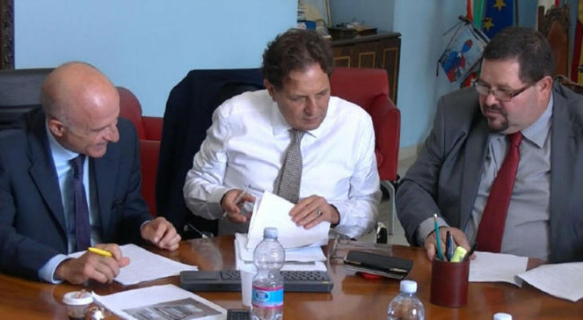 Gli accordi sui 32 milioni dell'Eni, si possono modificare? Di Dio, "Stiamo valutando" - La firma degli accordi attuativi