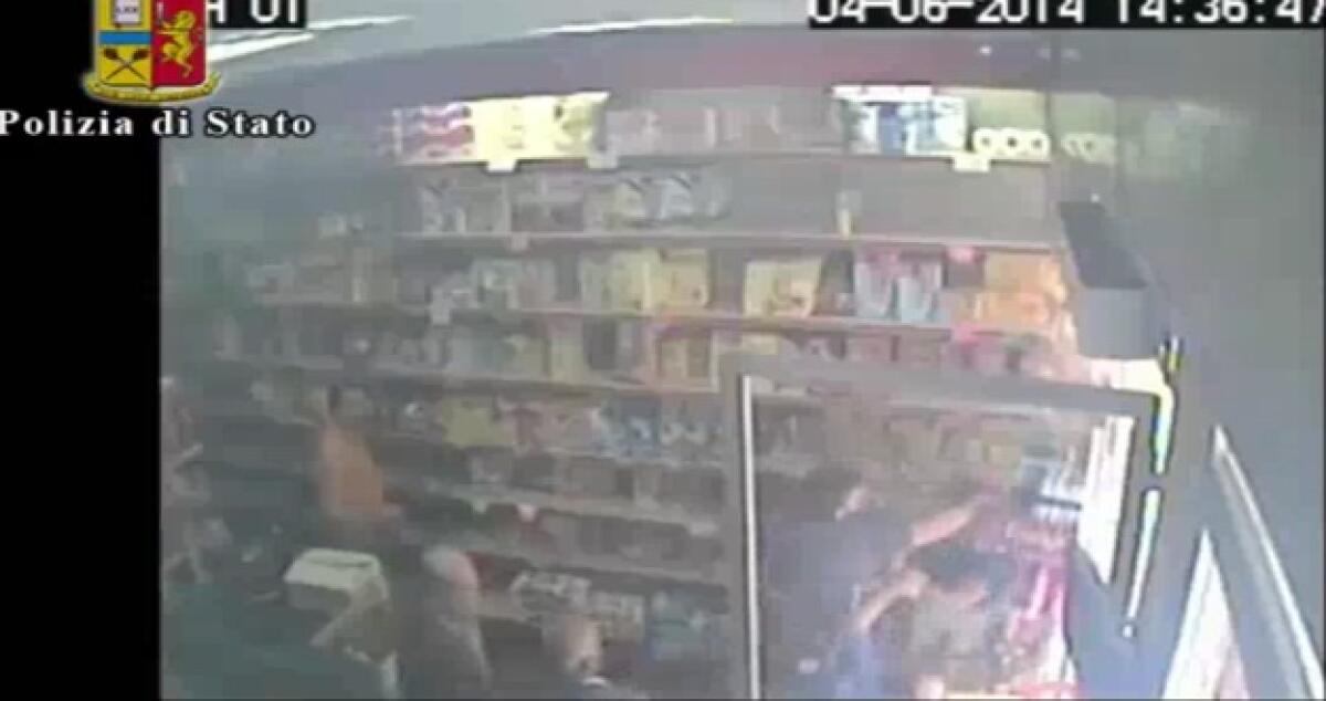 Armati rapinarono un market e una stazione di servizio, ci sono le intercettazioni in carcere - 