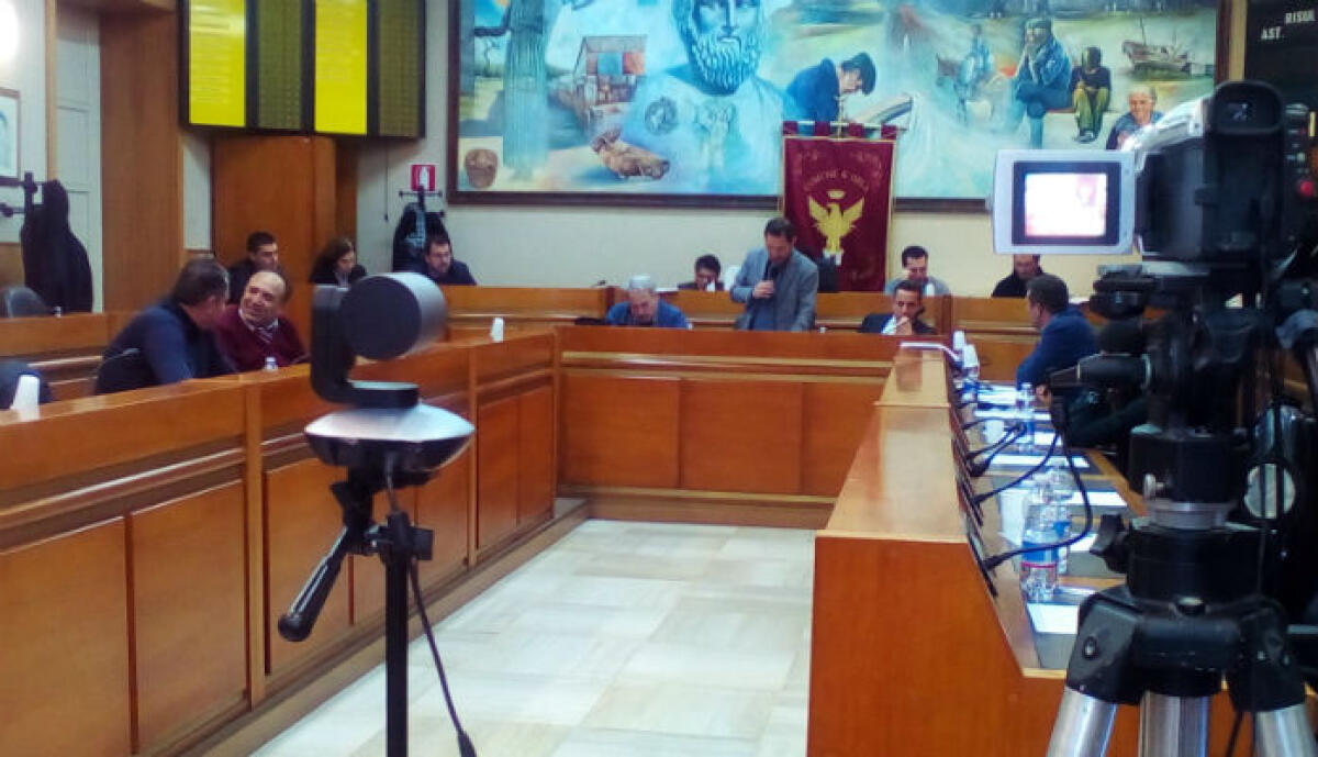 Rifiuti, randagismo e la trasferta a Malta, centrodestra e centrosinistra contro Siciliano -