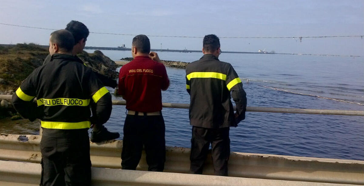 Acido solforico in mare, assolti l'ex amministratore di raffineria e il responsabile della Soi 4 - 