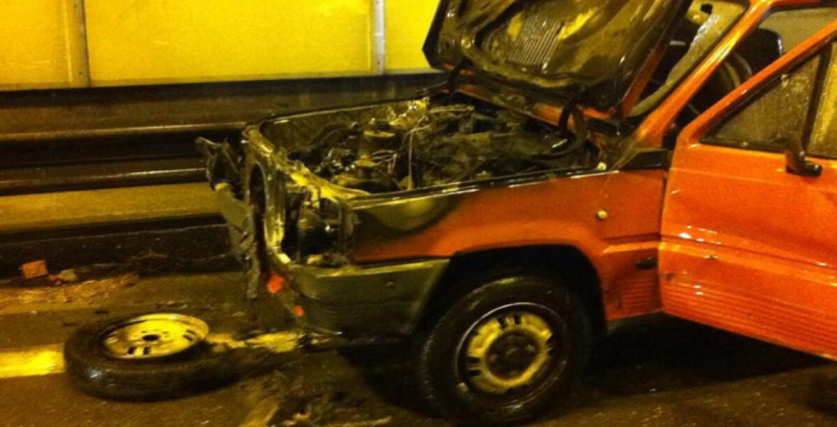 Rogo in pieno centro storico, incendiata una Fiat Panda - 