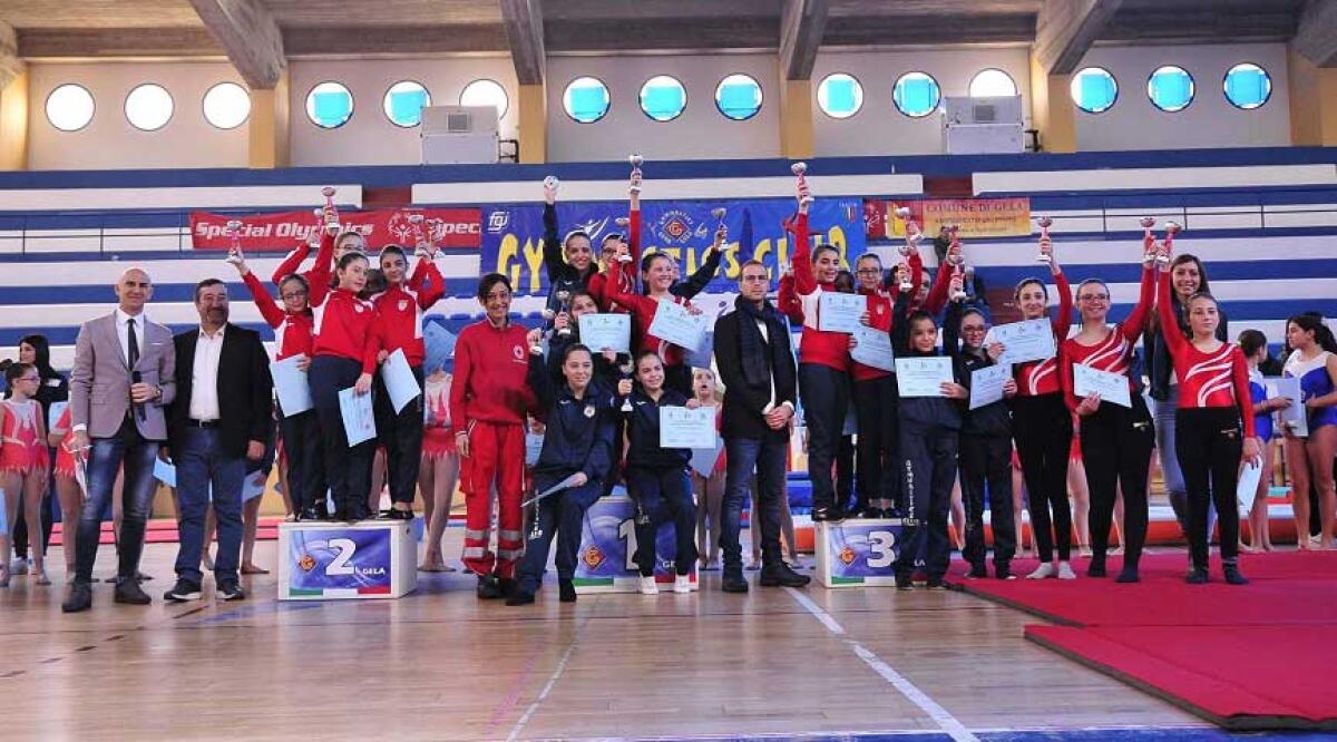 La ginnastica artistica fa tappa al "Pala Cossiga" con le esibizioni delle cheerleading - Foto di Roberto Virdiano