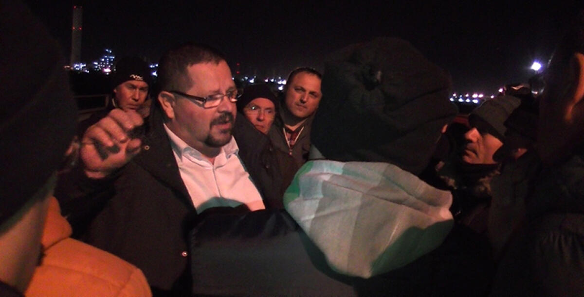 Accordo di programma e area di crisi...quei soldi non bastano: Cirignotta e Torrenti, "una giunta di dilettanti" - Messinese con gli operai dell'indotto Eni durante un sit-in di protesta 