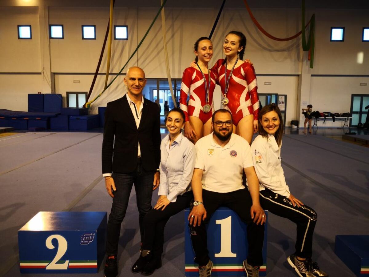 A Ragusa è dominio della "Gymnastics Club": vince Gaia Puccio, seconda Giulia Caruso - Il team della Gymnastic Cub vincitore a Ragusa con Gaia Puccio e Giulia Caruso