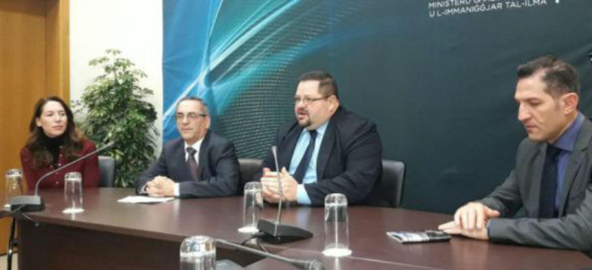 I maltesi in città per il gasdotto...la cena con la giunta a spese del Comune - La giunta in trasferta per chiudere intese a Malta