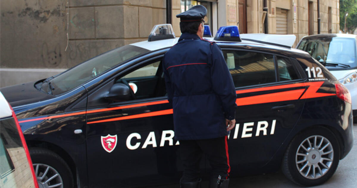 Aggredì i carabinieri in caserma, "non è del tutto incapace di intendere": accuse ad un giovane - 