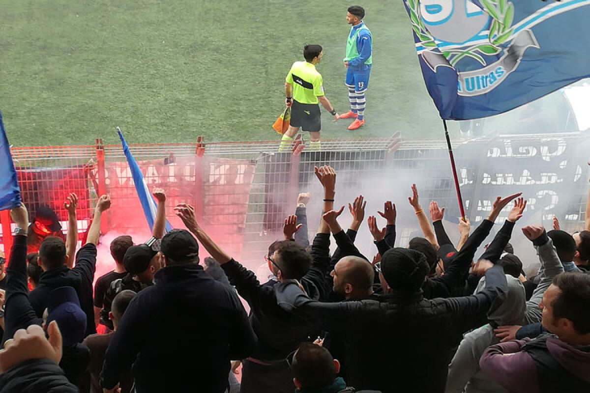 Gela-Portici si gioca a Licata, l'amarezza del club: "Figli di nessuno" - I tifosi del Gela a Licata 