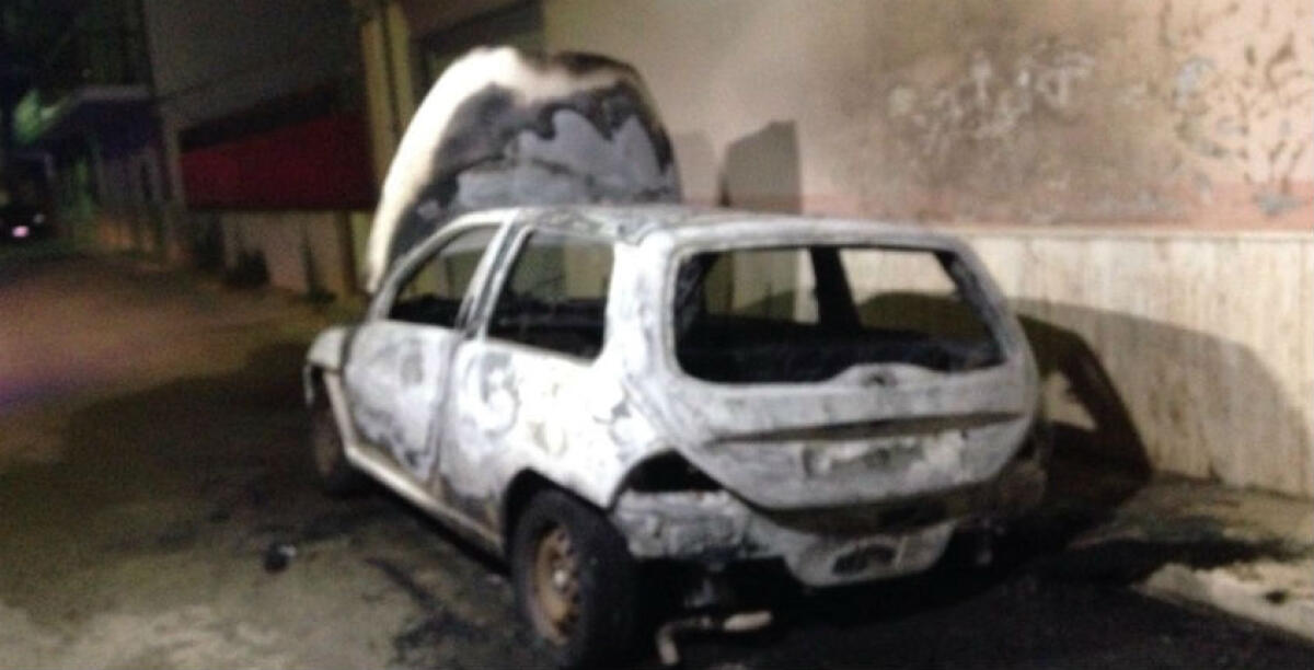 Si torna a bruciare, fiamme ad una Lancia Y di una società a Macchitella - (foto archivio)