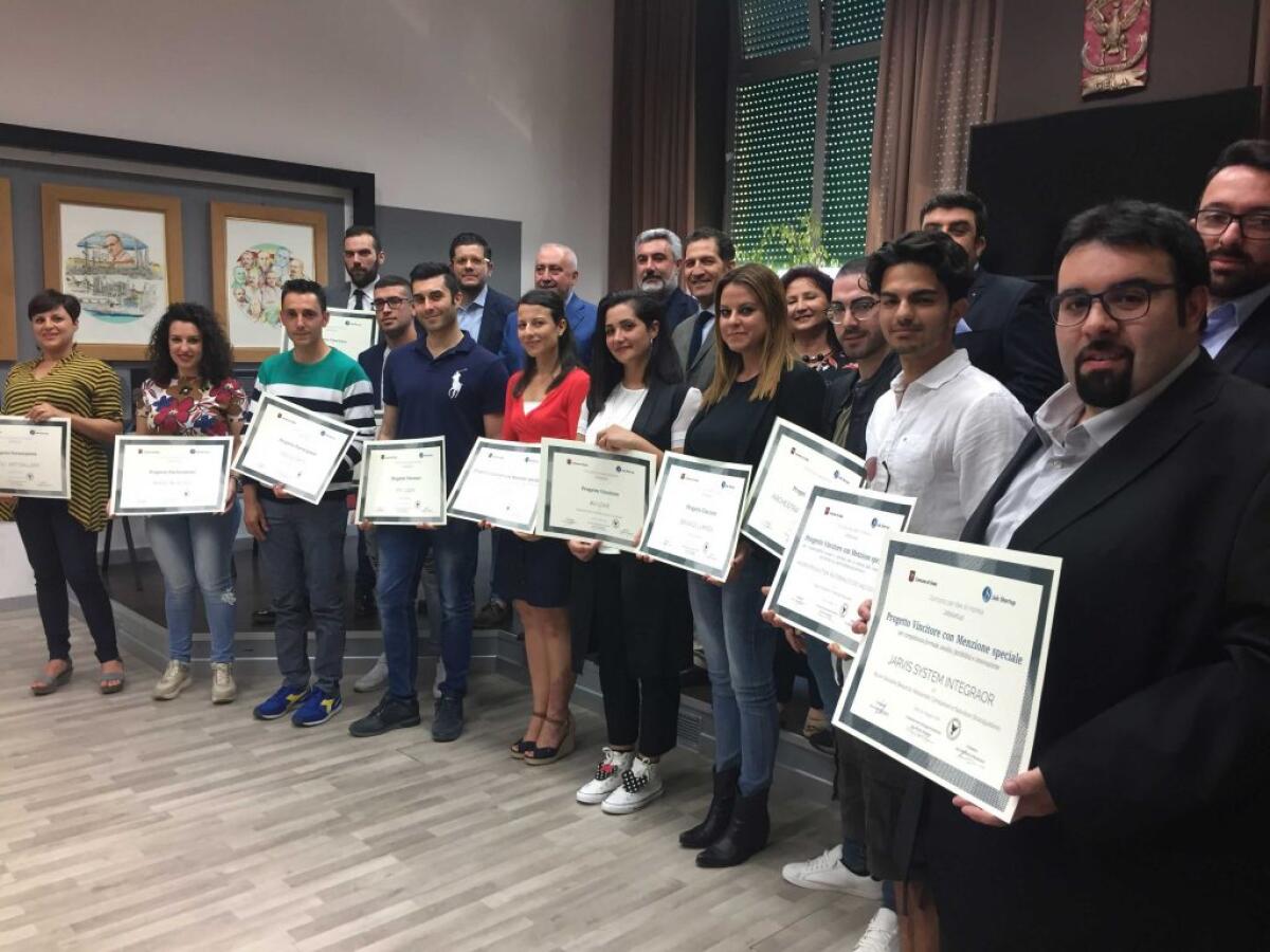 Incentivo comunale alle start-up, 25 mila euro ai nove migliori progetti - I vincitori e la commissione del bando “Imprenditoria giovanile Job Start-up”