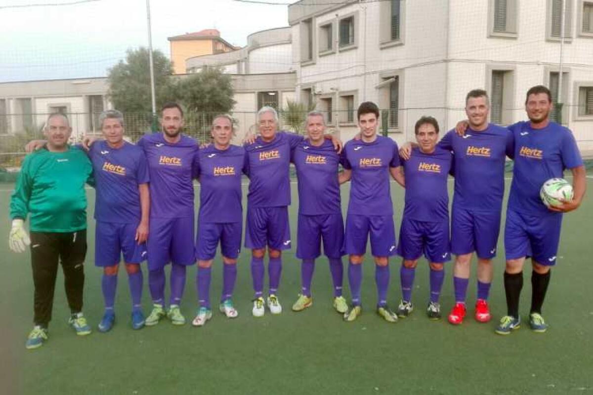 Vodafone ed Incorvaia sono i vincitori del torneo Over 40 di calcetto -