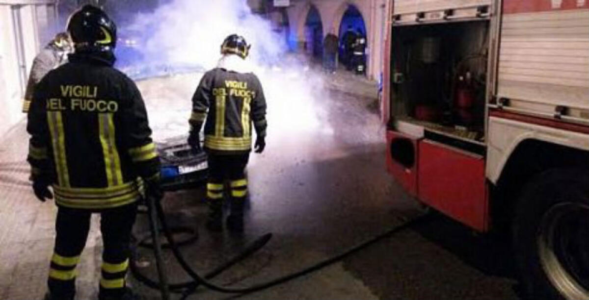 La carta bancomat e i furti di denaro, "gli usurai le avevano bruciato l'auto": una donna condannata - Immagini di repertorio