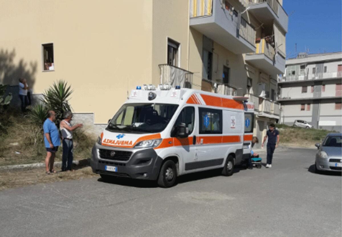 Trasferito in elisoccorso il giovane che ha tentato il suicidio: potrebbe salvarsi - 