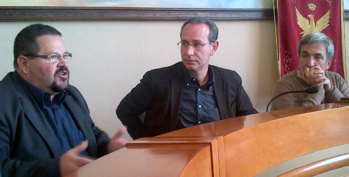 Le misure correttive imposte dalla Corte dei Conti, tutto tace: Morselli, "il dirigente dia risposte" - Il sindaco Domenico Messinese e il dirigente Alberto De Petro