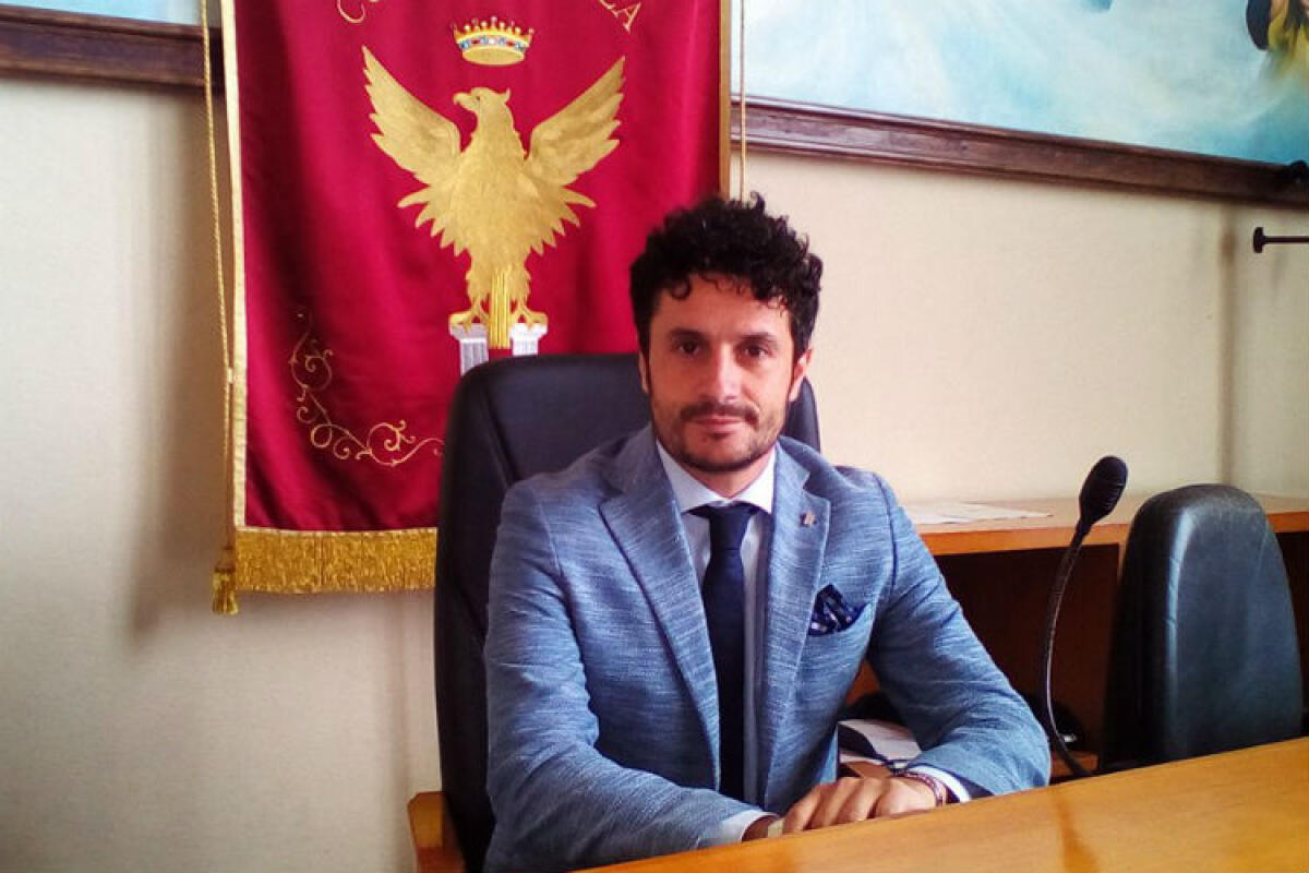 "La giunta? Può contare su qualche cameriere", Scerra: "Chi sta con il sindaco è fuori dall'alleanza" - Scerra chiude con Fi "nissena"