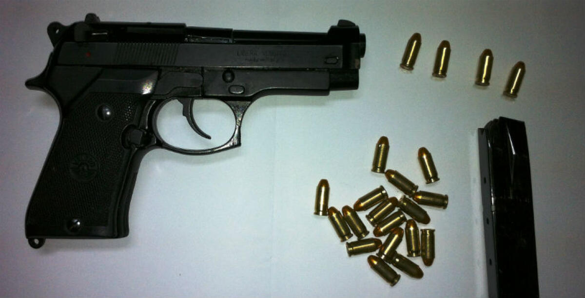 Minaccia con una pistola un conoscente, arrestato un uomo di 34 anni - 