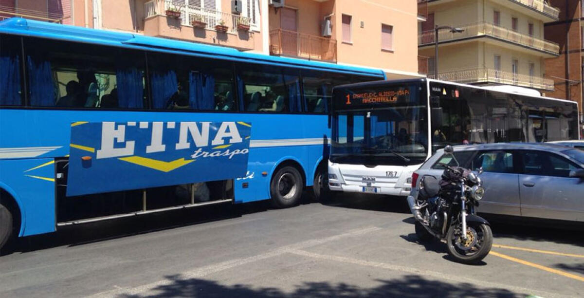 "Ingorghi" davanti all'ingresso del pronto soccorso, spostata la fermata dei bus - 