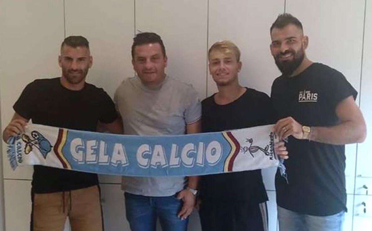 Gela, firmano Sicignano, Ragosta e Di Domenico: e non è finita - Da sinistra Ragosta, il presidente Mendola, Di Domenico e Sicignano