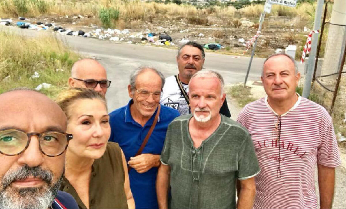 A Manfria e Roccazzelle è ancora emergenza rifiuti, il sit-in del comitato - Il comitato ViviamoManfria denuncia ancora