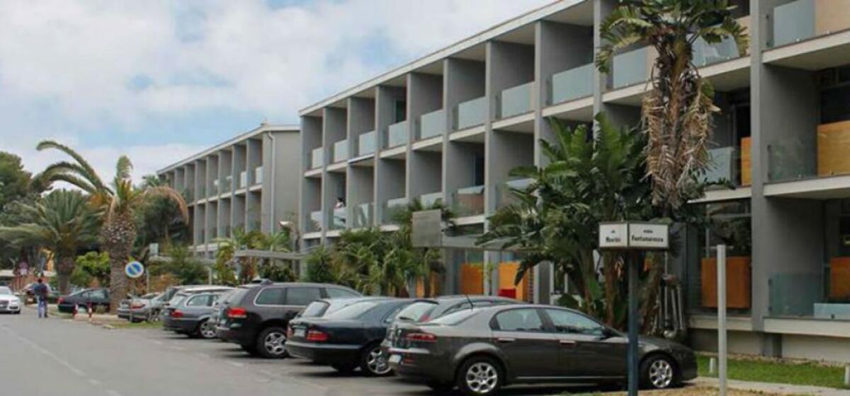 La variante bocciata per la Santa Barbara, Crimaldi: "Manca una classe dirigente all'altezza" - La clinica "Santa Barbara" a Macchitella