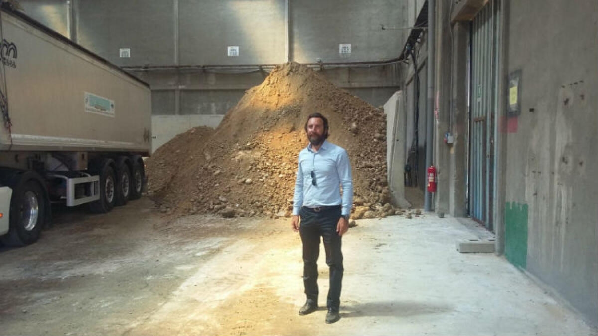 Parte l'impianto di Petroltecnica in raffineria, progetto pilota a tutela dell'ambiente - Marco Mendola all'interno dell'impianto appena inaugurato