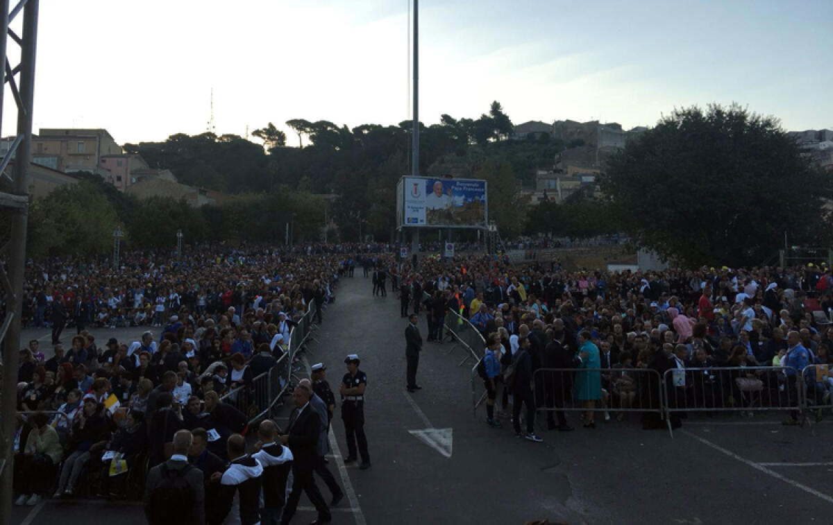 Cinquemila fedeli gelesi per la visita del Papa a Piazza Armerina - 