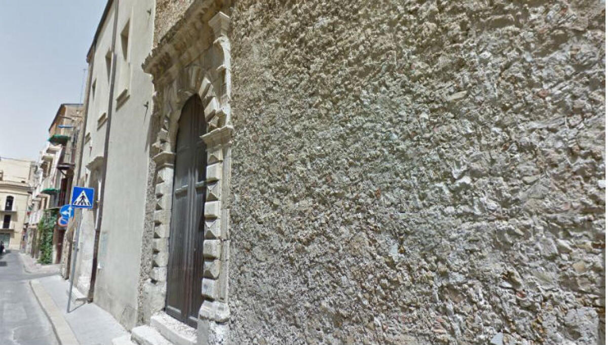 Mancano aule per gli alunni? Casano: "Si può usare l'ex monastero delle Benedettine" - L'ex monastero delle Benedettine in centro storico