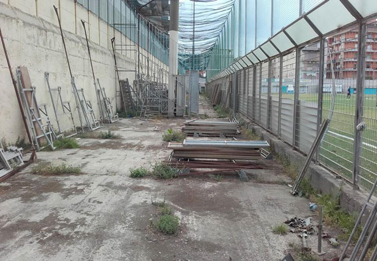 Arena incontra l'assessore allo Sport ma i tempi per il Presti si allungano - La gradinata dello stadio Presti