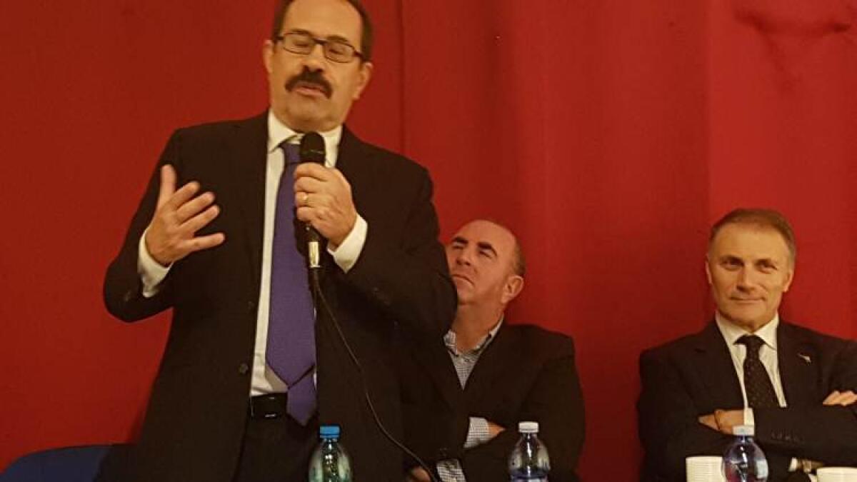 Teoria Gender, la Lega nissena: "Esistono solo maschi e femmine" - un momento della conferenza a Palazzo Ducale 