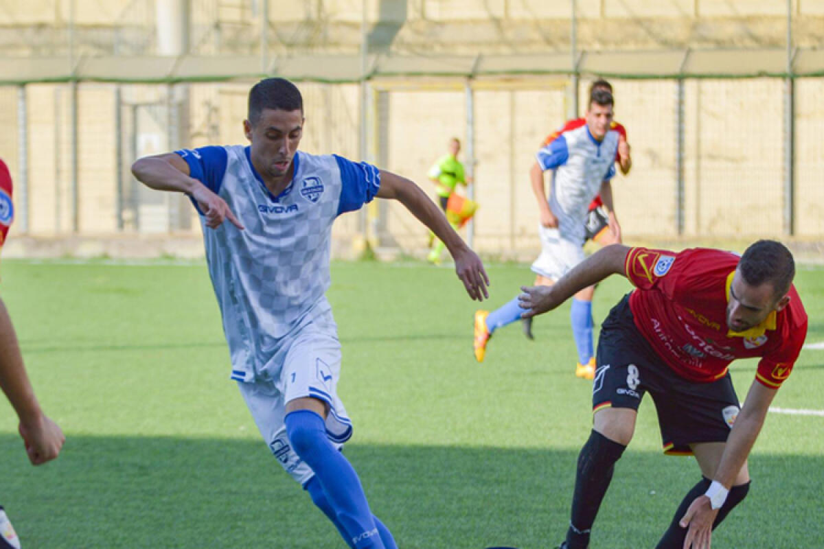 Uomini contati in attacco per il Gela, a Troina per riprendere il cammino - Giuliano Alma in Gela-Messina (foto Andrea Saluci)
