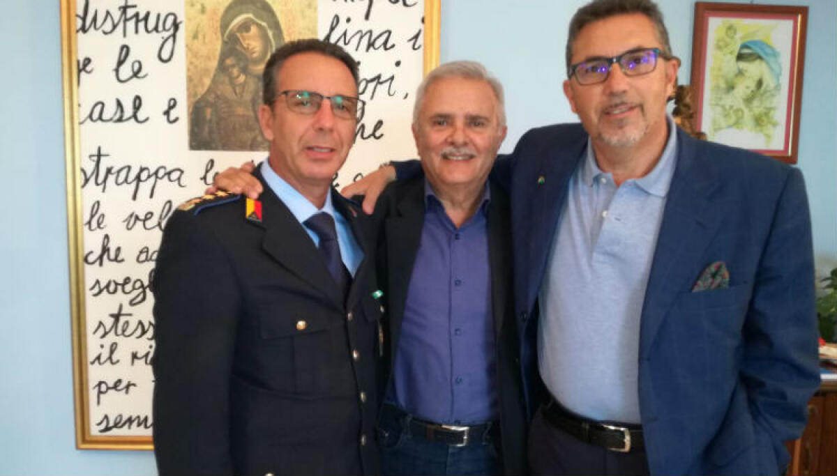 Il pericolo criminalità, incontro Arena-Caponetti: "Accrescere la piattaforma della legalità" - Il commissario Arena, il presidente dell'antiracket Caponetti e il comandante Montana