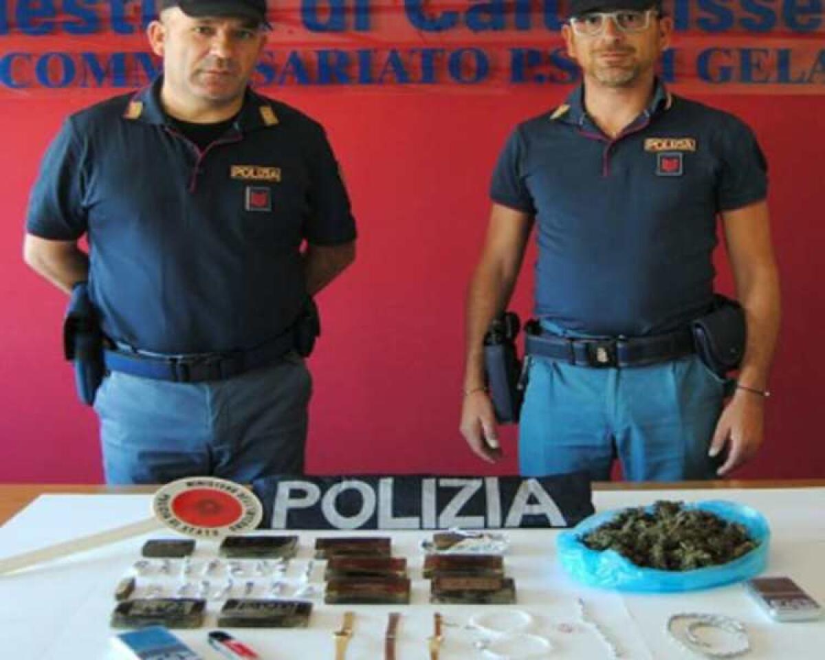 Quasi un chilo di hashish nel garage: arrestati padre e figlio, manette anche un 33enne - 