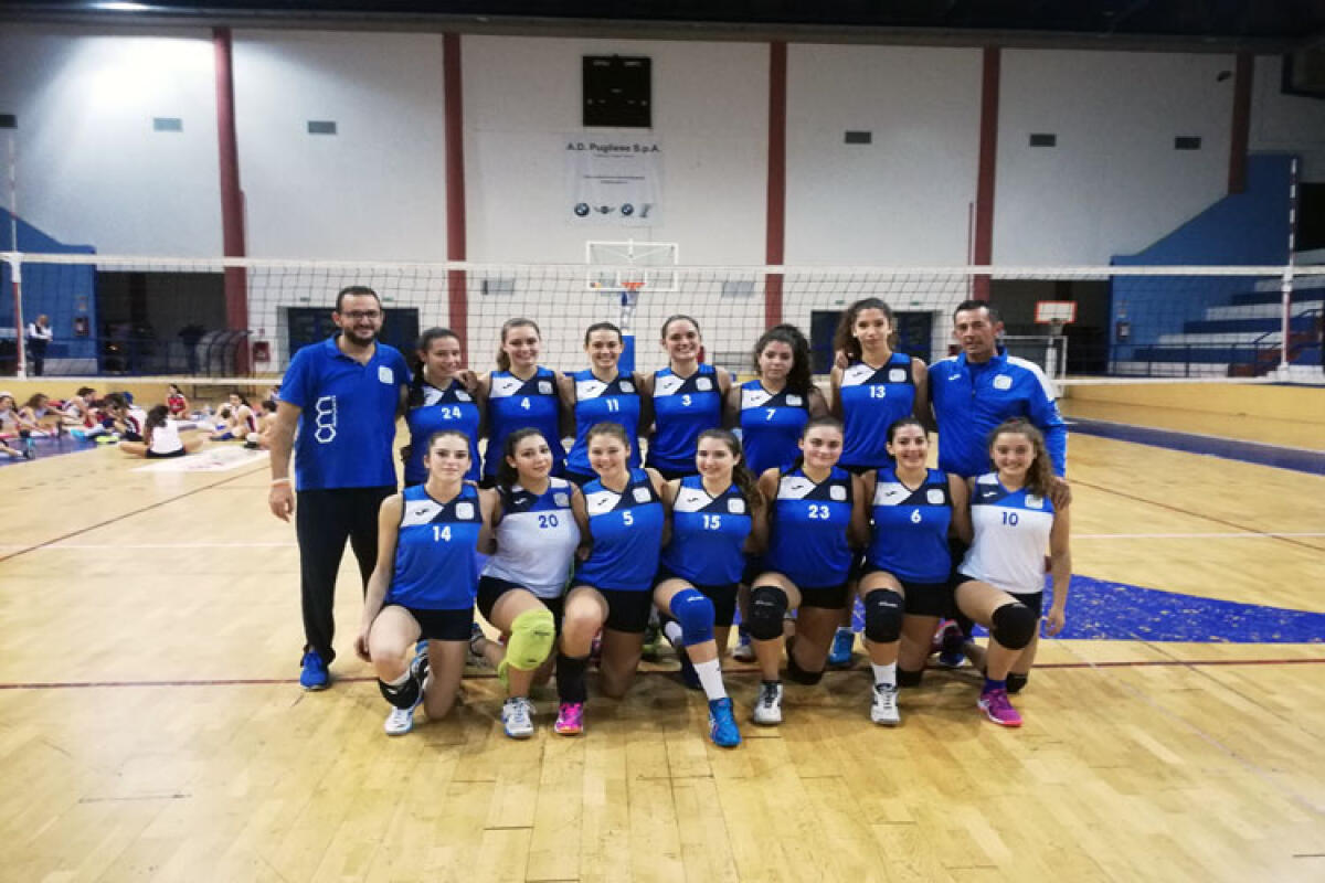 Il Volley Gela vince al debutto, l’Ecoplast cade al tie break - La squadra del Volley Gela 