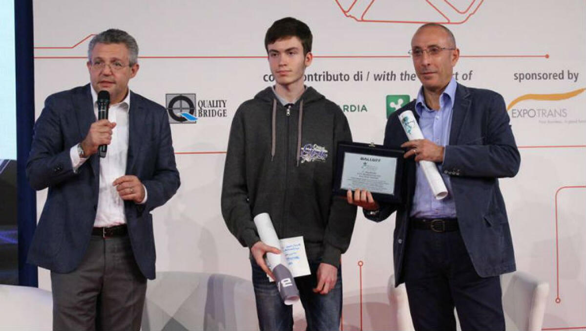 Un robot per i soccorritori, il progetto del "Morselli" vince il "Welcome to Automation" - La premiazione al "Welcome to Automation"