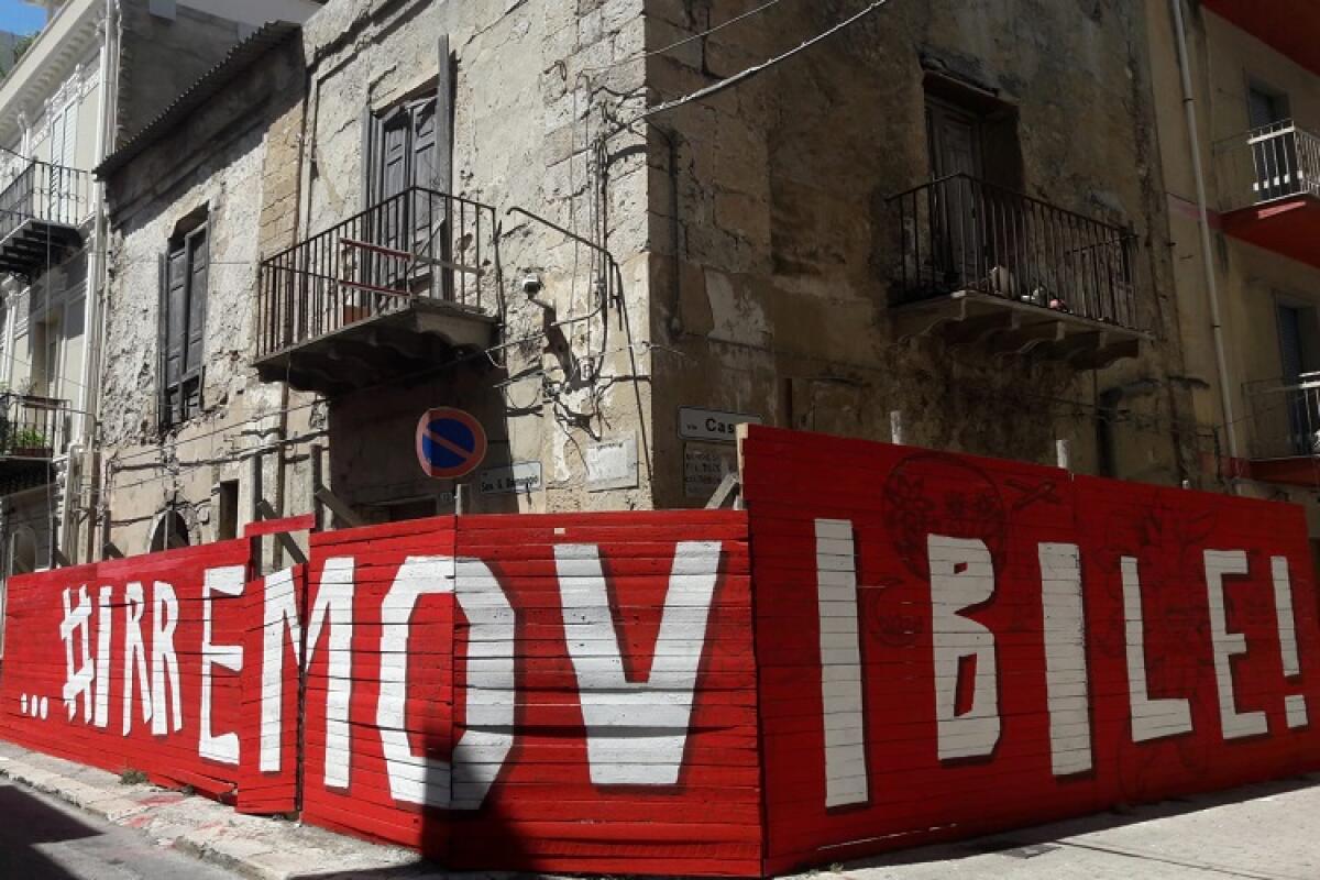 “Smuovere l’irremovibile” i ragazzi dello SMAF per la riqualificazione di Canalazzo - Il pannello "IRREMOVIBILE" dello SMAF