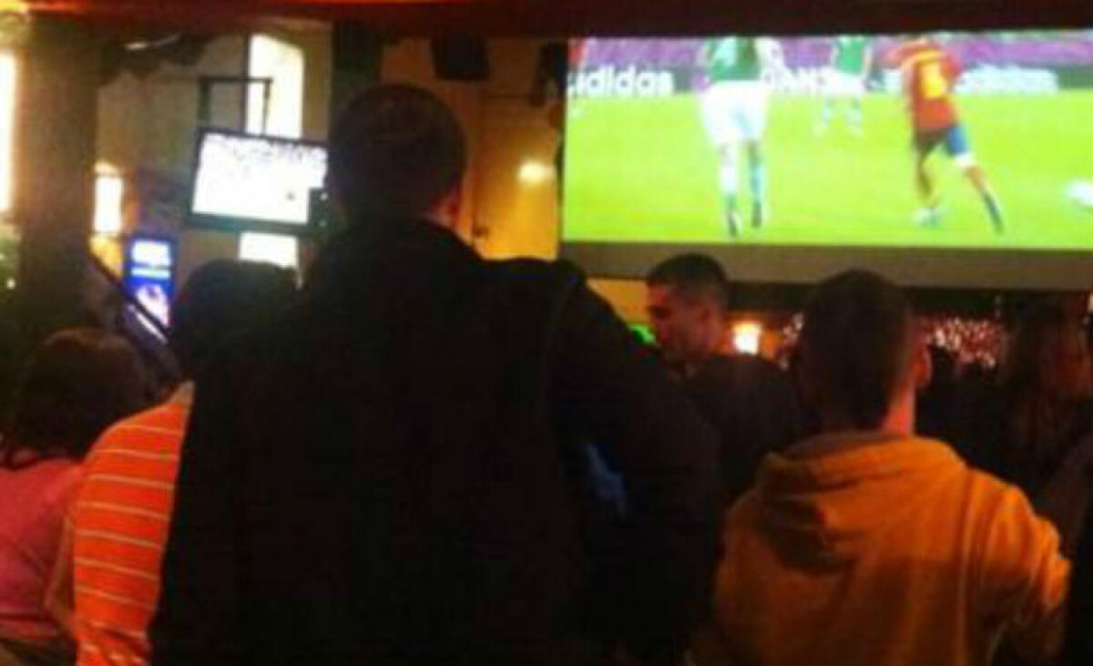 Gli incontri di Sky in bar e agenzie scommesse, non c'erano le licenze: scatta il processo - 