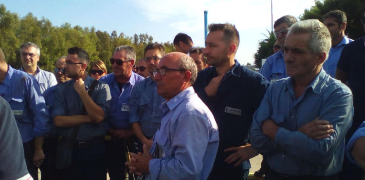 Il futuro degli operai Amarù, Fiom, Fim e Uilm lasciano il tavolo con Icel: "Vanno assunti tutti" - Gli operai della Amarù attendono di conoscere il loro prossimo futuro