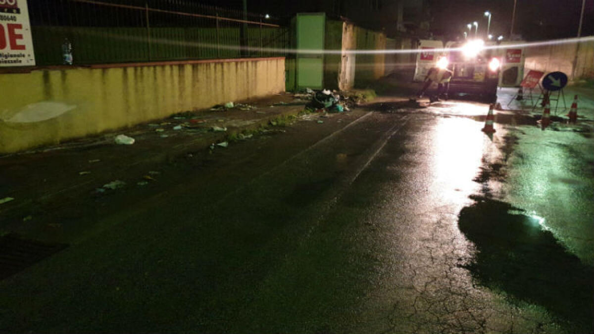 Una Lancia contro un muretto, ennesimo schianto nella notte: c'è un ferito - La zona dell'impatto