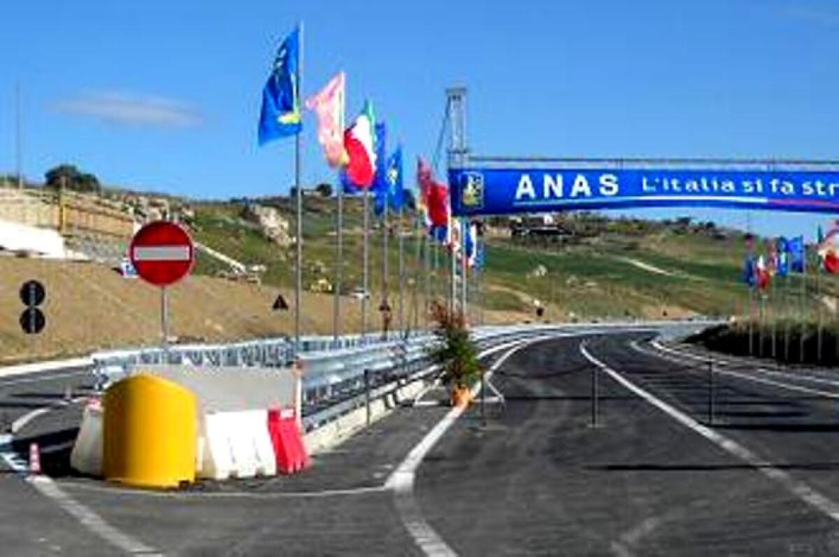 Lavori bloccati sulla Caltanissetta-Agrigento, i sindacati: "A rischio futuro operai" - 