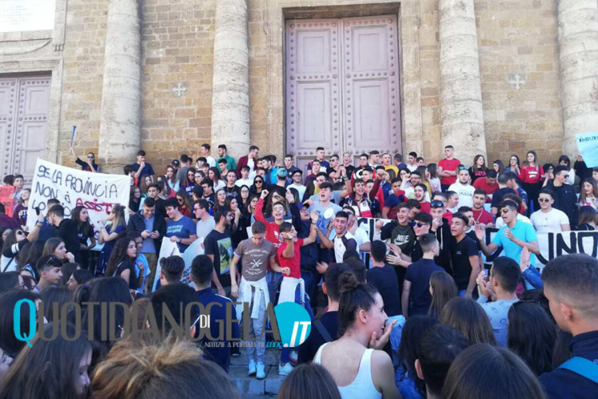 Vito Scafidi morto per il crollo al liceo, gli studenti del classico: "Più soldi per la sicurezza" - 