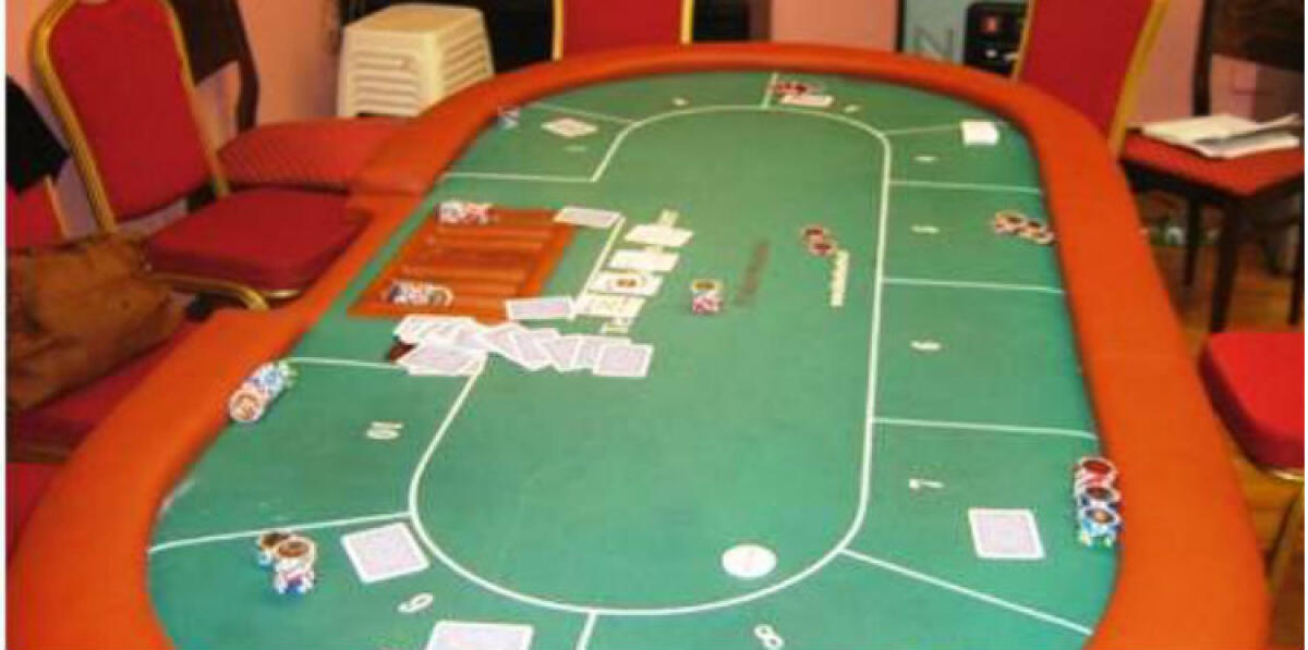 Il blitz nella presunta bisca di via Venezia, sequestrati 13 mila euro: giocatori anche da altre città - 