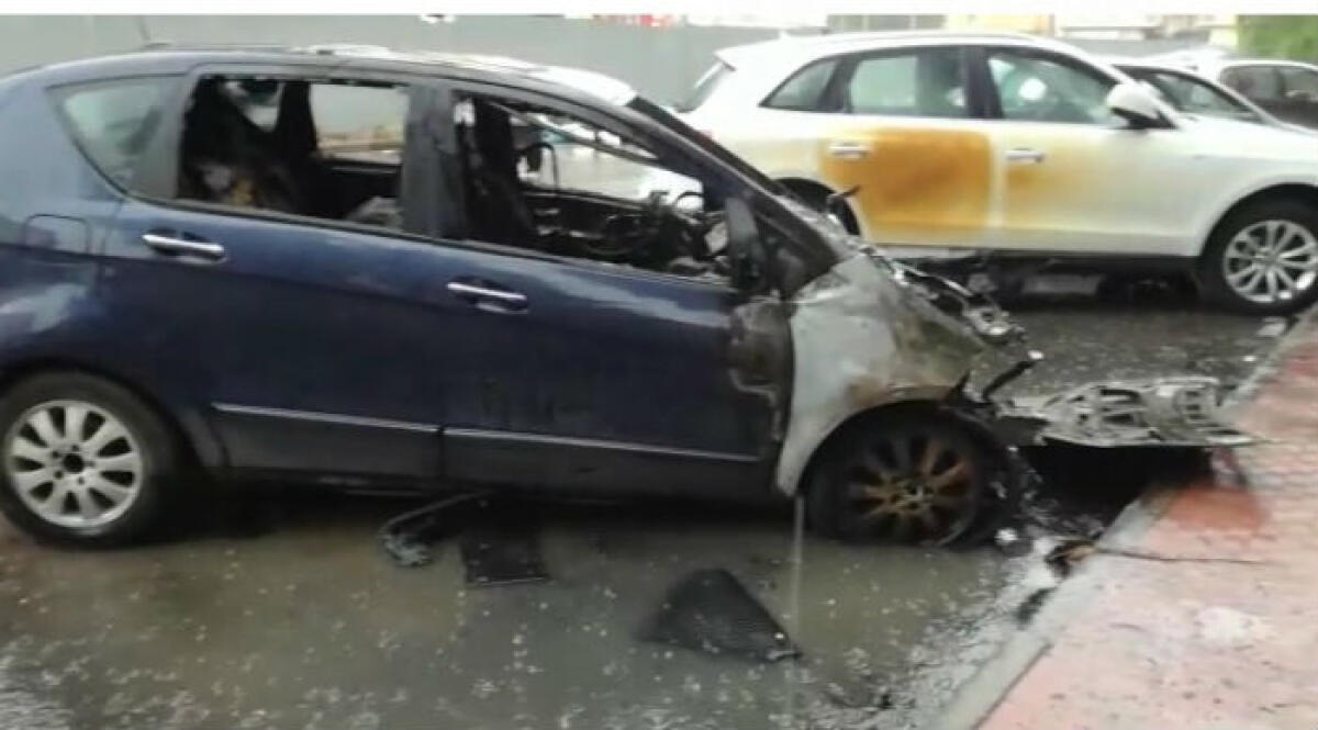 Incendi, spari e intimidazioni, troppi non vedono e non sentono: Giudice, "serve l'esercito" - Gli incendiari hanno colpito anche nel parcheggio di via Ruggero Settimo