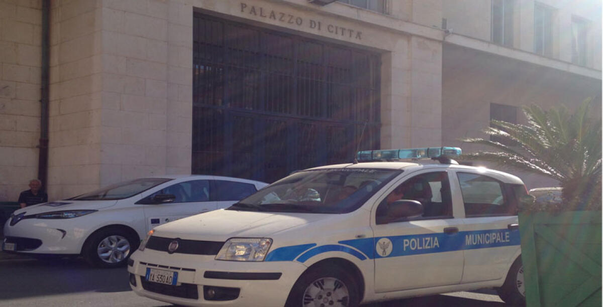 Le casse del Comune piangono sotto il peso dei debiti e dei rifiuti con, 27 milioni di euro - 