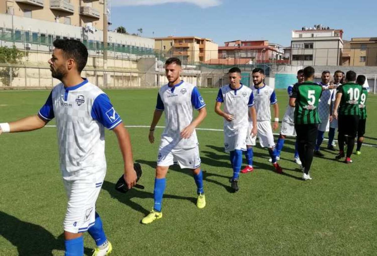Il Gela in viaggio per Torre del Greco, domani sfida alla Turris: "Solo grazie ai Mendola" -