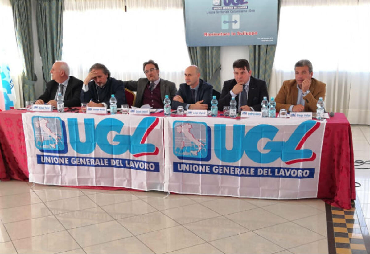 L'Ugl punta sull'industria, Alario: "Non ci fidiamo di chi è politicamente poco credibile" - I sindacalisti Ugl ieri in città