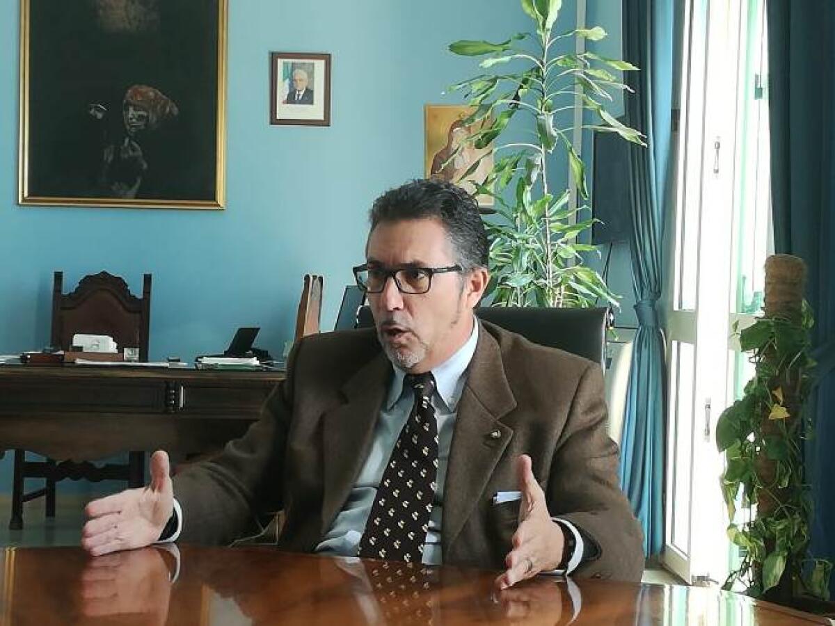 "Subito il banco alimentare", incontro Arena-Eni: "Avanti anche sulle compensazioni" - Pesanti accuse sulla gestione del Comune di Partinico