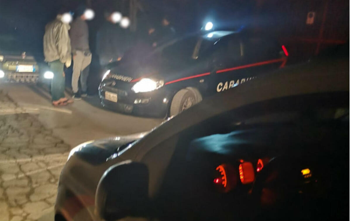 Tentato furto a Bulala, nella notte ladri messi in fuga dai vigilantes - Vigilantes e carabinieri nel luogo del tentato furto